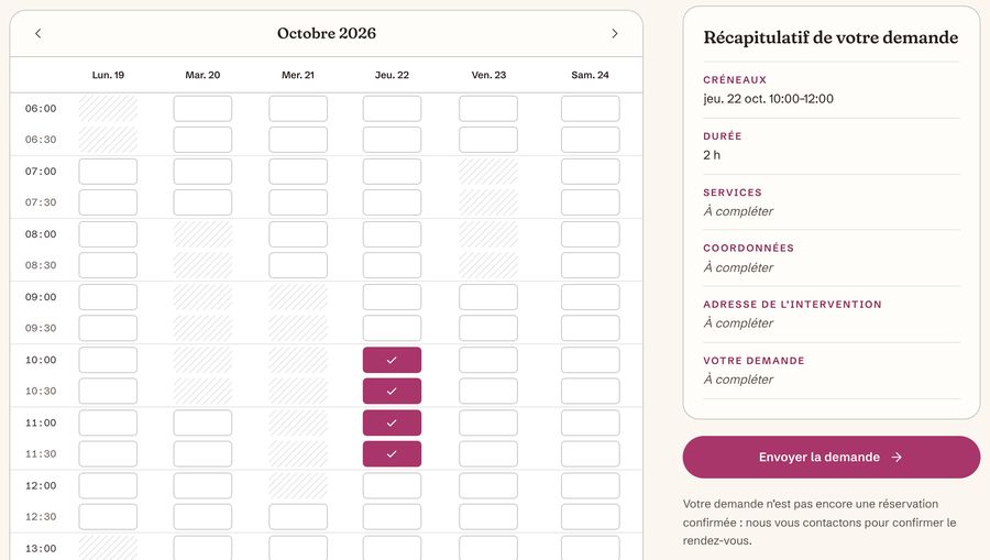 Calendrier de réservation de lapetitemenagere.ch : quatre créneaux choisis le jeudi de 10 h à 12 h, les heures indisponibles hachurées, et le récapitulatif de la demande.